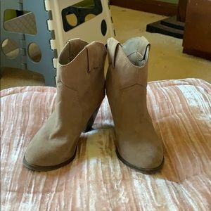 lightly worn ankle booties